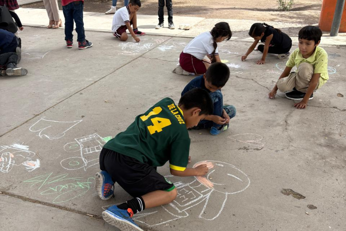Llevan taller 'Ejemplos que inspiran' a escuelas de San Pedro