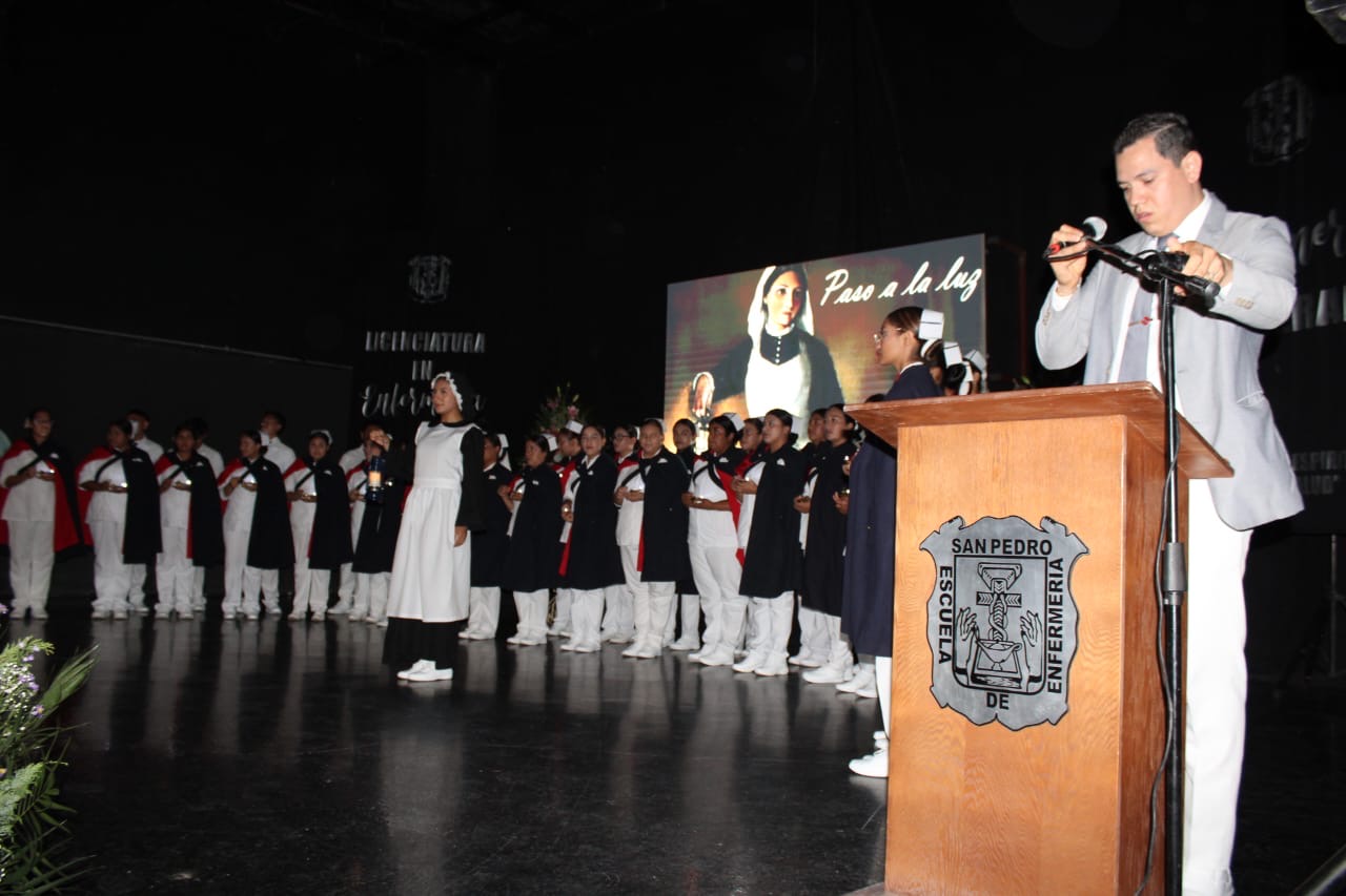 Se gradúan estudiantes de enfermería de escuela de San Pedro