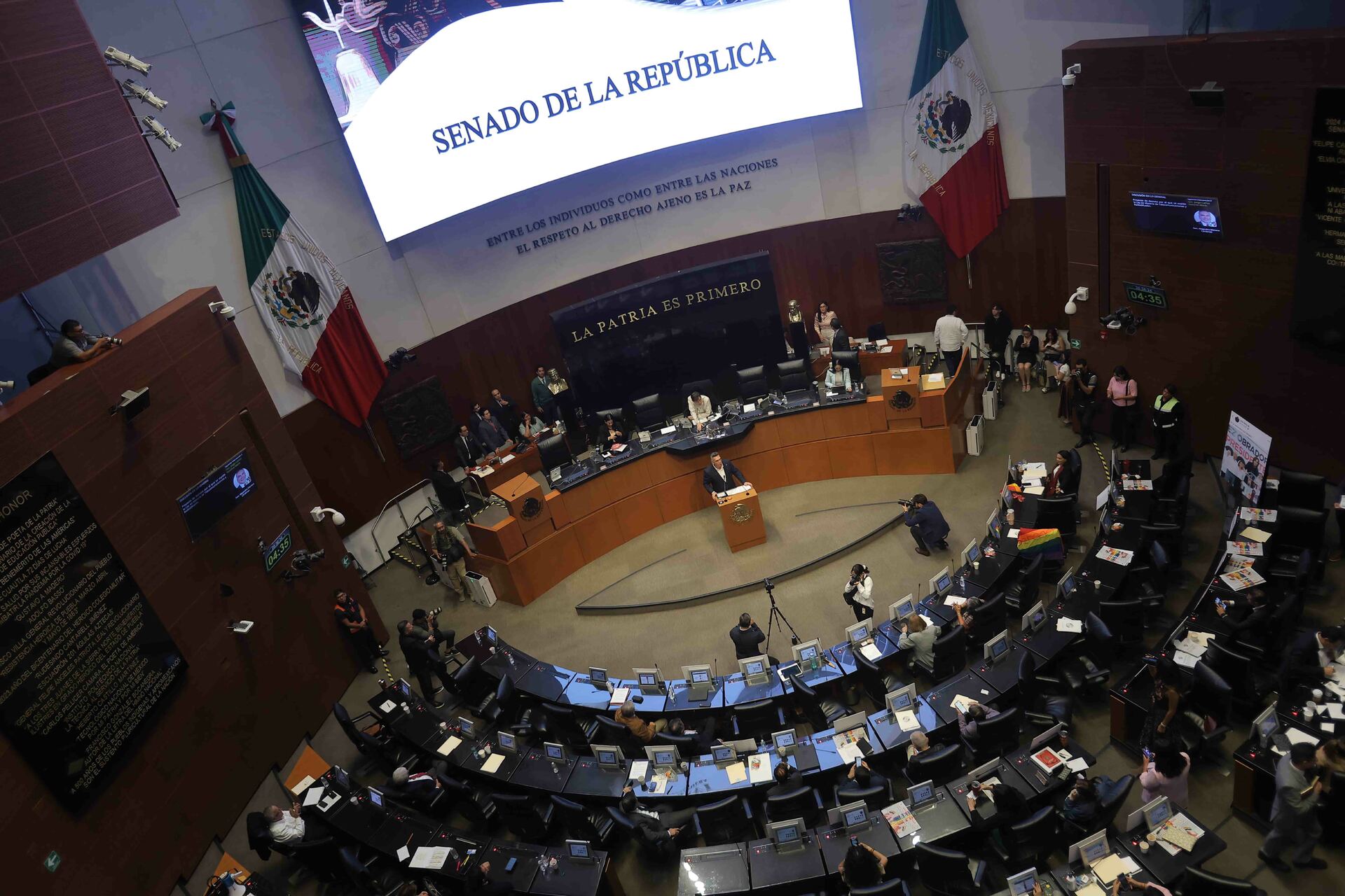 Senado aprueba Ley de Telecomunicaciones; PRI y PAN reclaman censura y espionaje