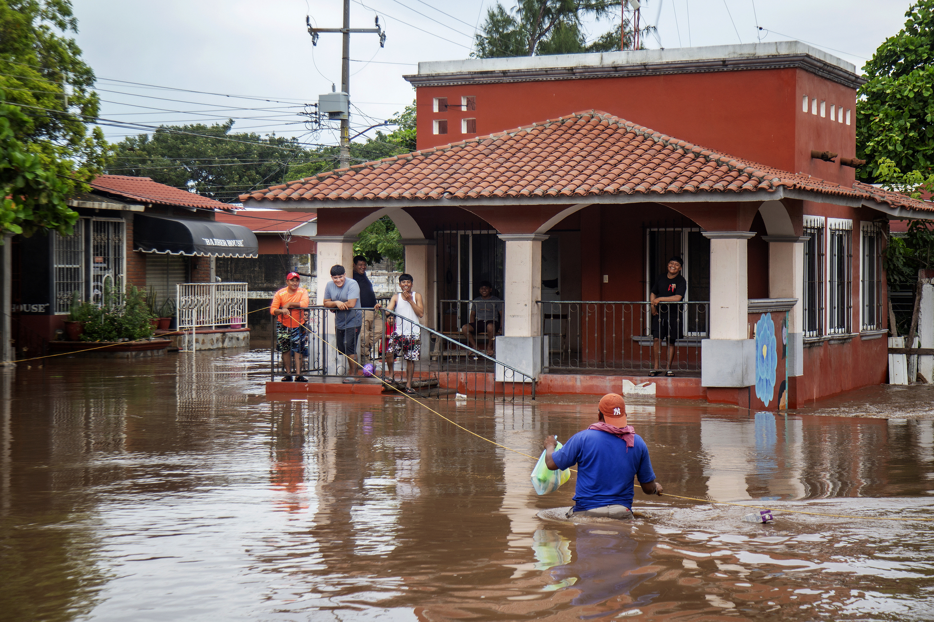 Crece 320% solicitudes de indemnización por daños patrimoniales en temporada de lluvias y huracanes en México