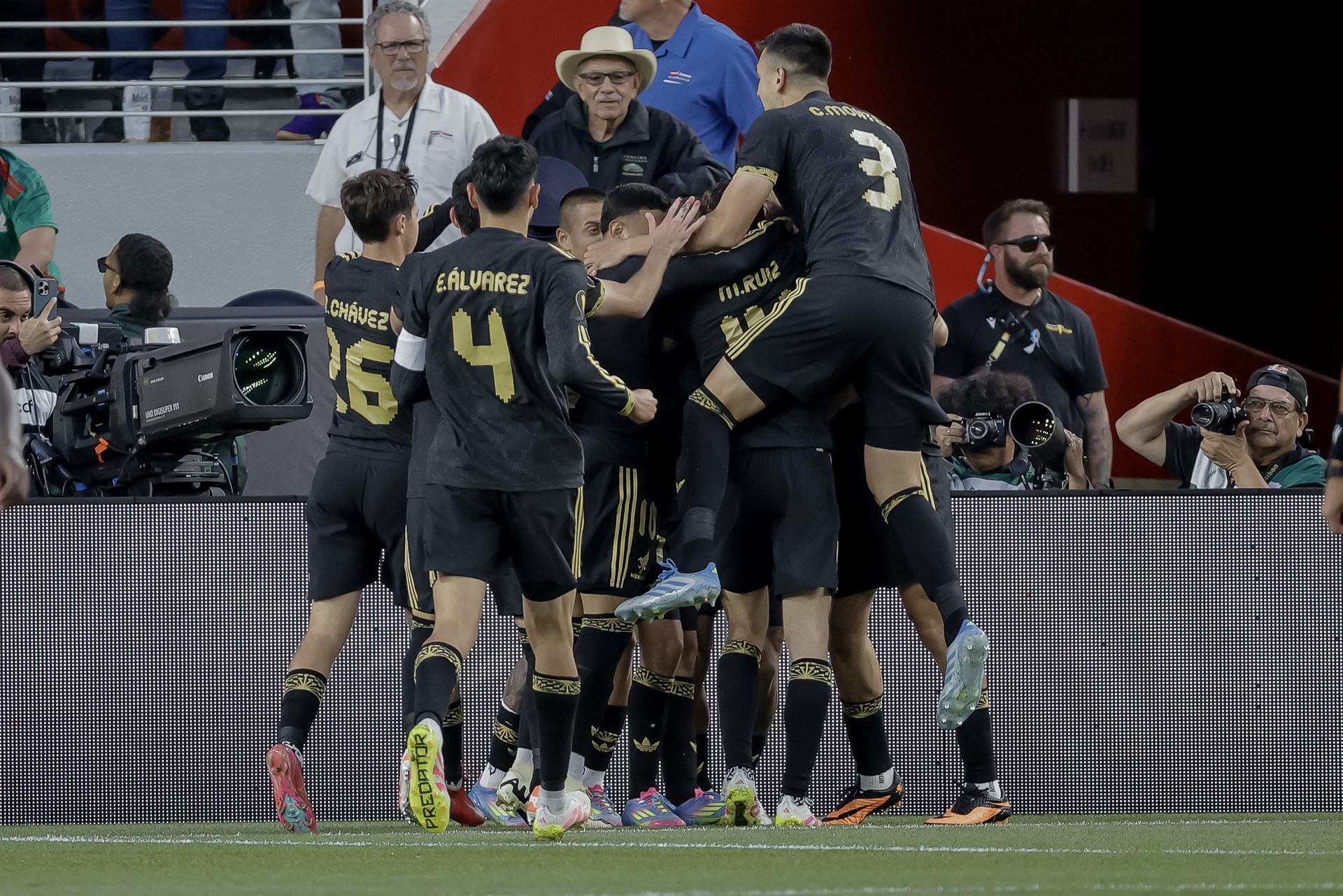 México está en la final de la Copa Oro tras un sufrido triunfo contra Honduras