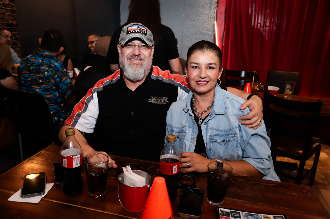 Salvador Fernández y Adriana Rivera.