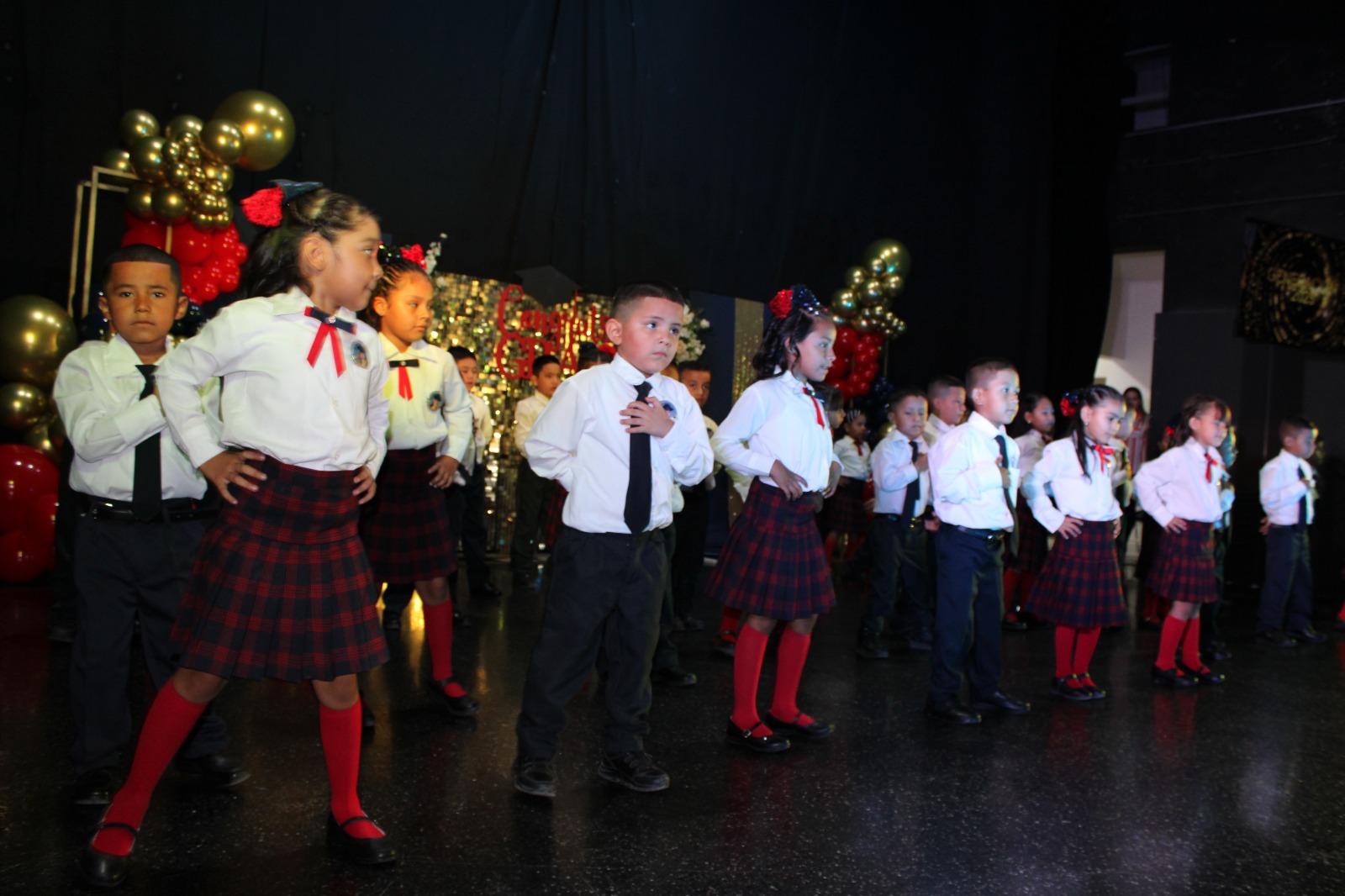 Se gradúan 40 niños del preescolar Manuel Cervantes Imaz, de San Pedro