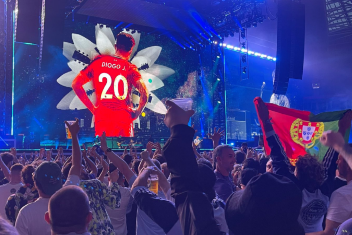 Oasis rinde emotivo homenaje a Diogo Jota ante 75 mil personas | VIDEOS