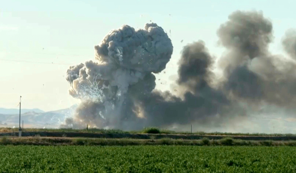 Hallan restos humanos tras explosión en almacén de fuegos artificiales en California