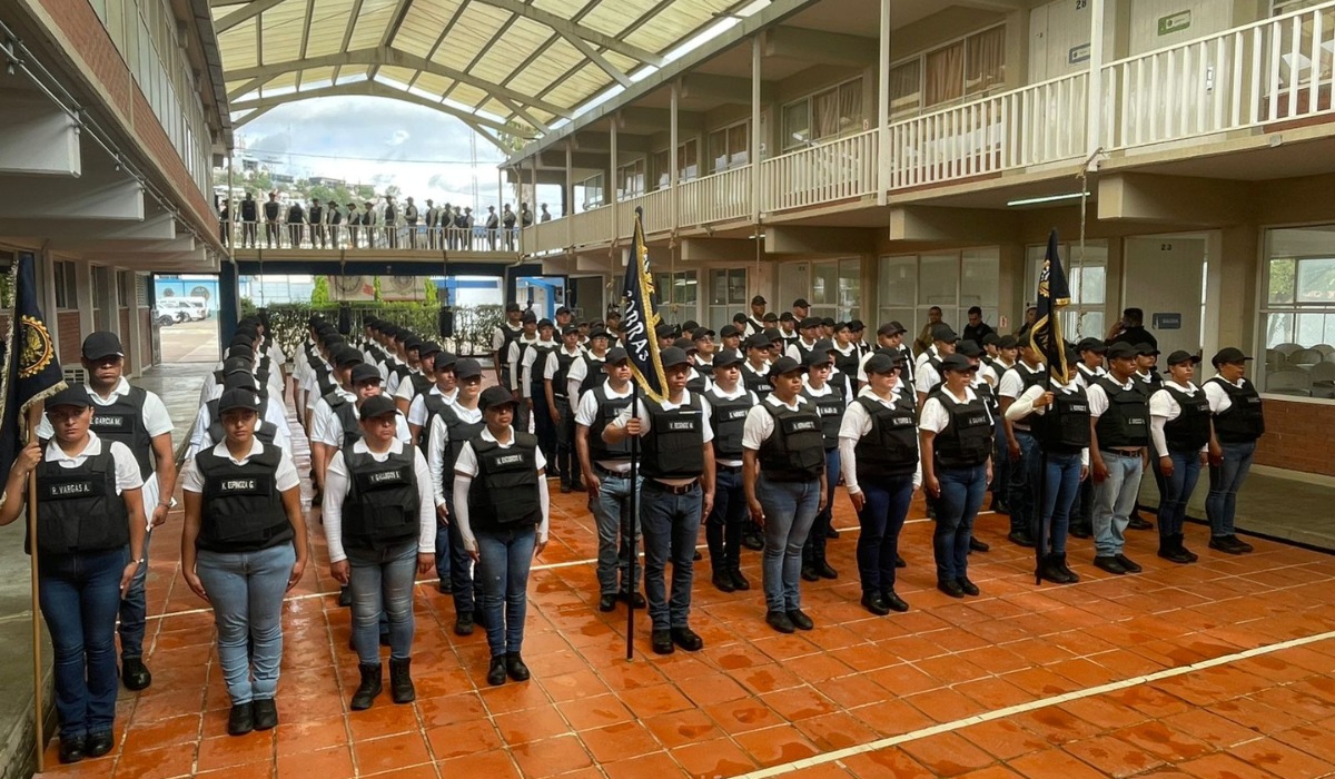 Entregan becas a cadetes de la Policía Estatal de Durango