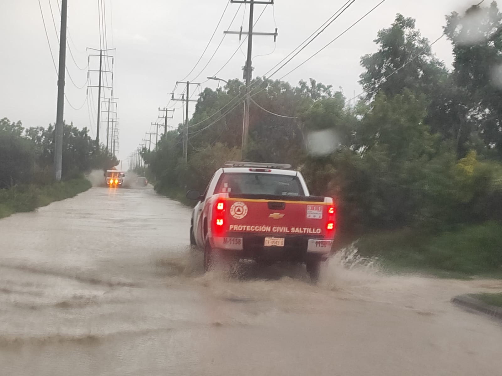 Lluvias activan a los cuerpos de auxilio en Saltillo
