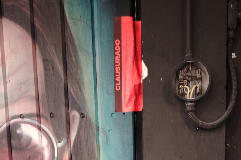 Policía municipal detiene a sujetos por agresiones en bar de la zona centro