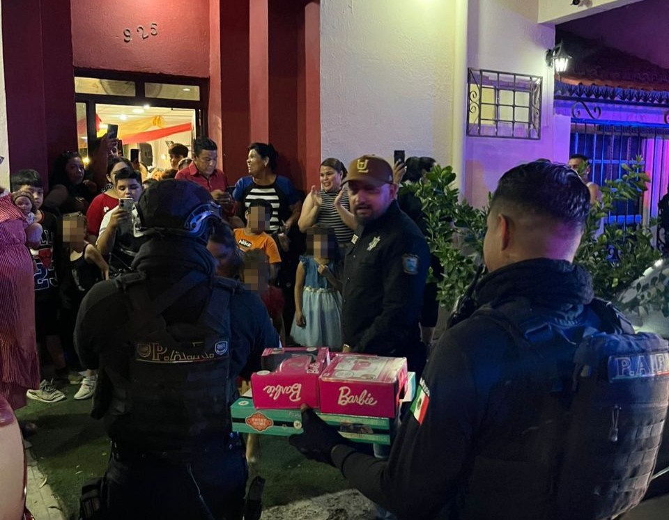 Elementos de seguridad y vialidad se unen para celebrar el cumpleaños de una pequeña de 5 años