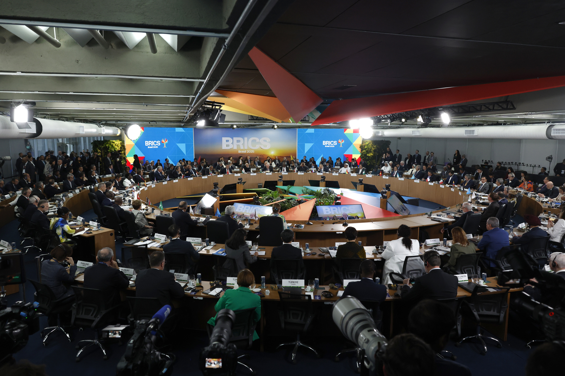 Los BRICS evitan el choque frontal con Trump y arropan a Putin ante los ataques de Ucrania