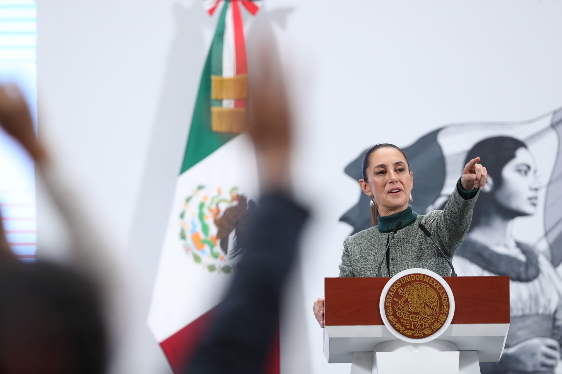 Sheinbaum rechaza 'actitudes xenofóbicas' de manifestación contra extranjeros en CDMX
