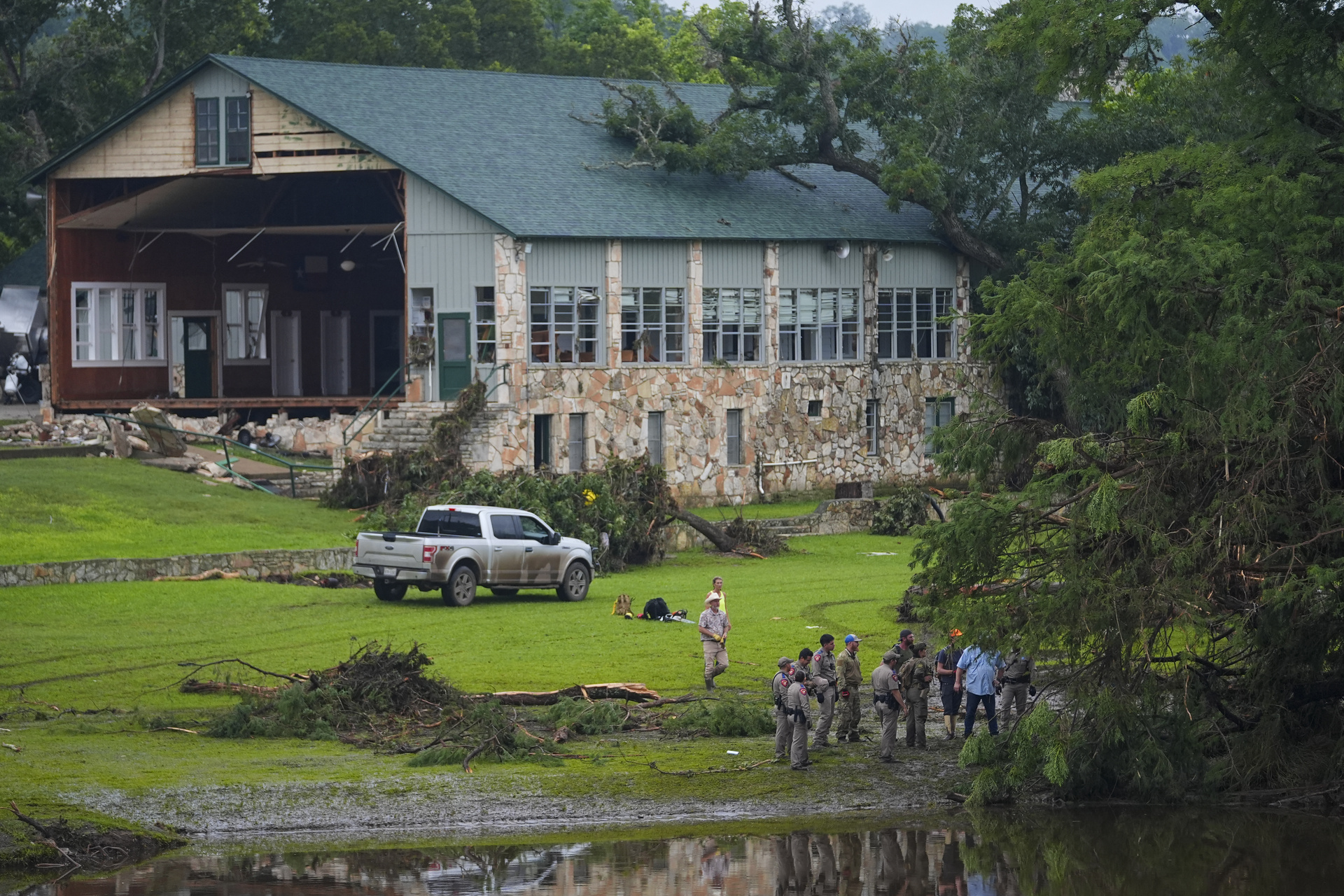 El campamento Mystic de Texas confirma la muerte de 27 campistas e instructores tras crecida del río Guadalupe