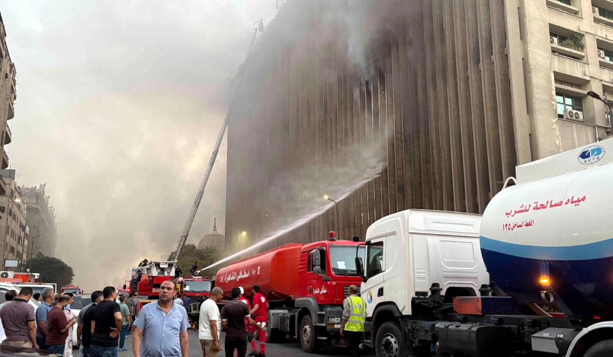 Incendio en empresa de telecomunicaciones en El Cairo deja 14 heridos y afecta el servicio