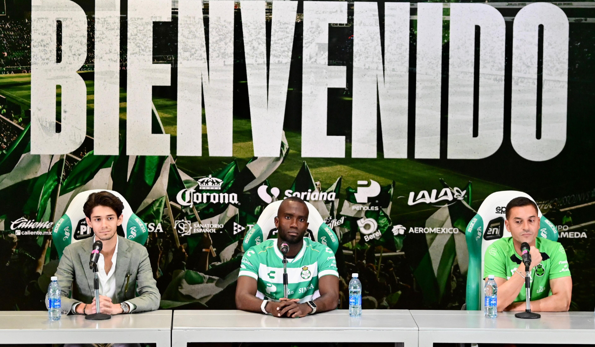 Presenta Santos Laguna a colombiano Kevin Balanta
