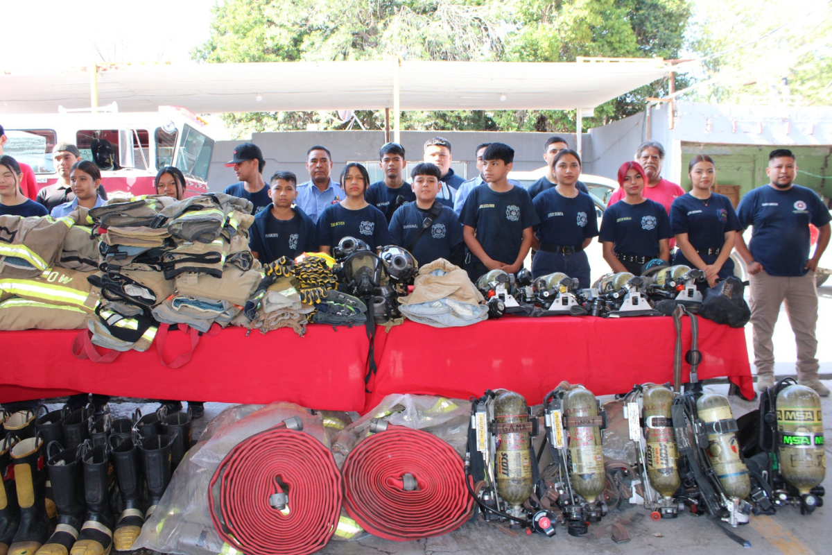 Distrito Sheldon de Houston, Texas dona equipo a Bomberos de San Pedro