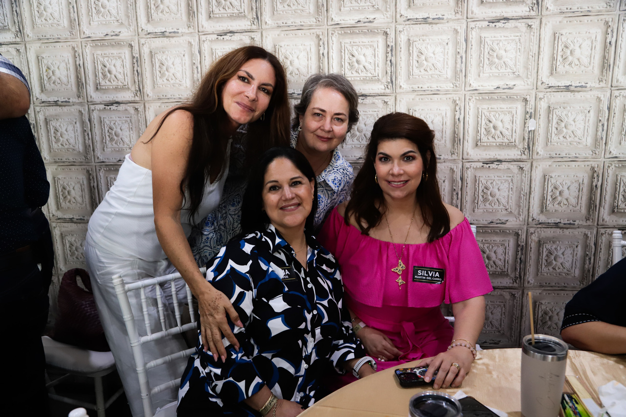 Ale Sánchez, Adela, Alma y Silvia Martín.