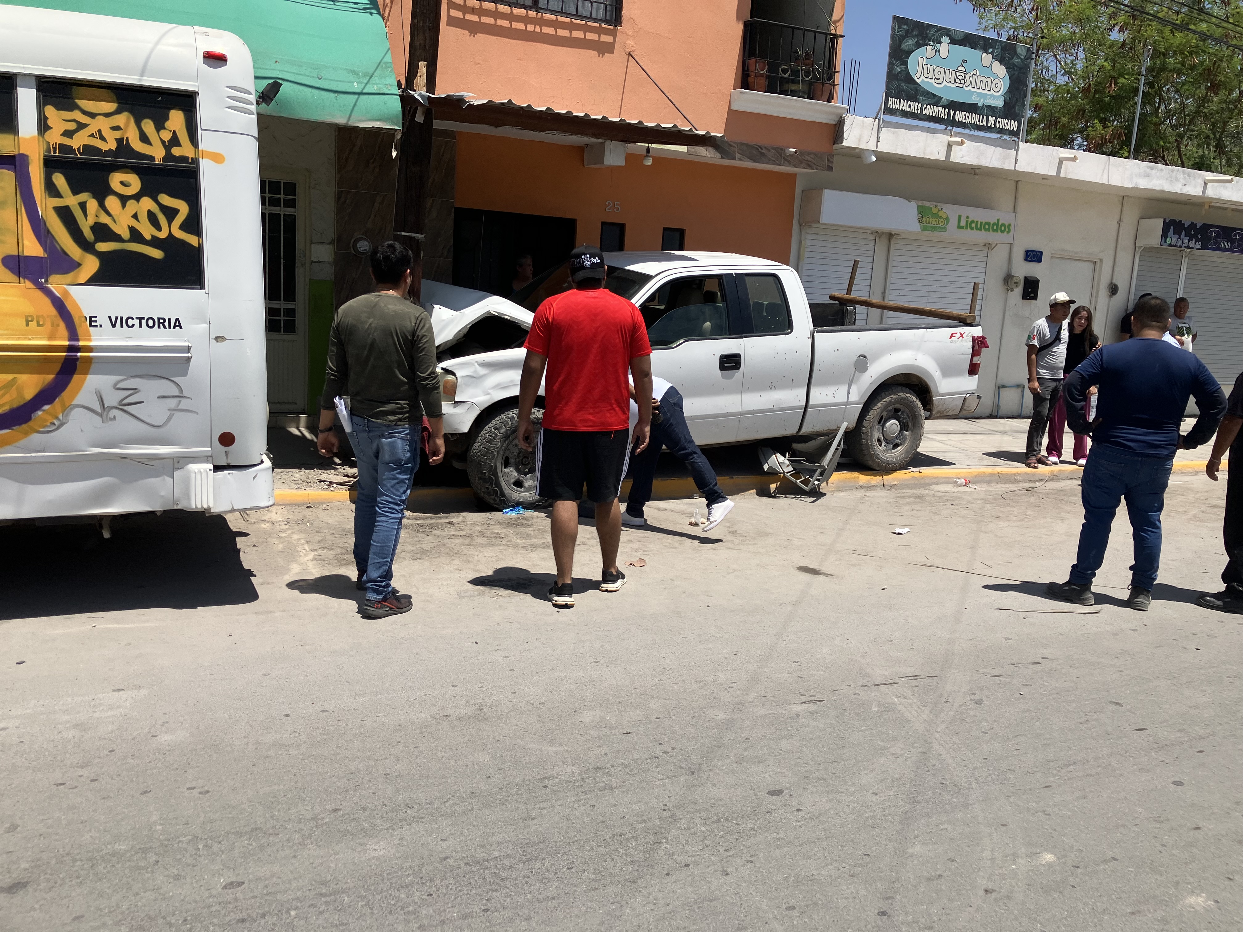 Muere al sufrir un paro cardíaco cuando conducía su camioneta en Lerdo