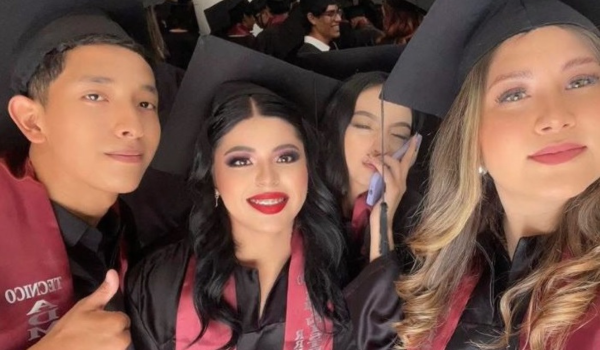 'Se pudo y se lo debo a la gente': joven concluye la preparatoria gracias al apoyo de laguneros