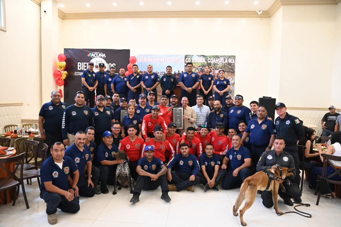 Reciben con gran  orgullo al equipo acuático y Fundación 911 en Acuña