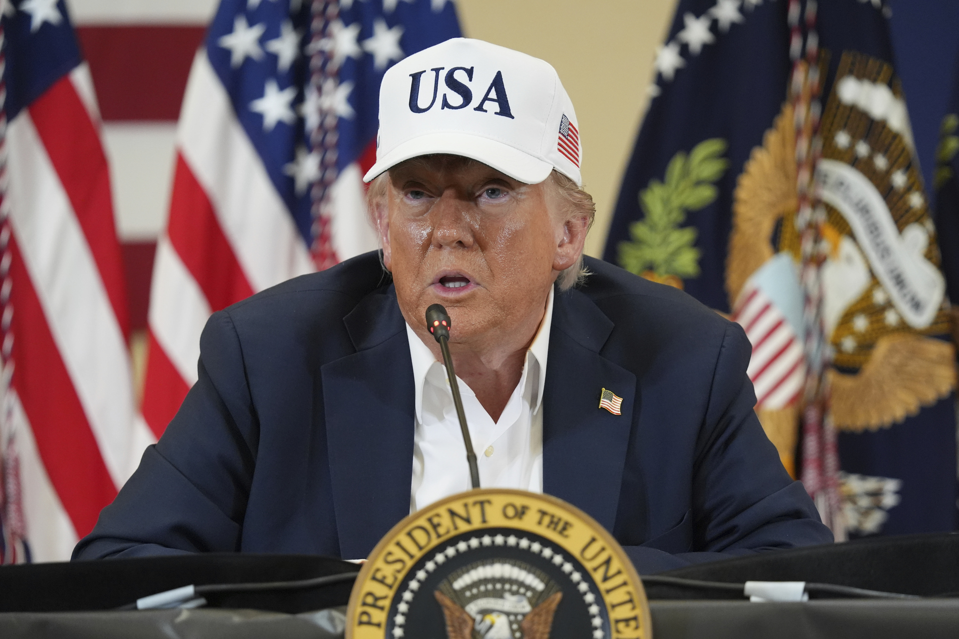 Donald Trump 'castigará' con aranceles a México