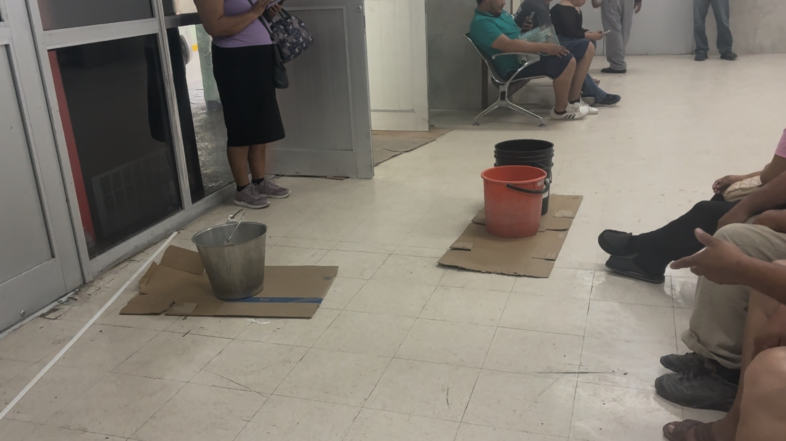Invierten 200 mdp al IMSS y se inunda con una lluvia