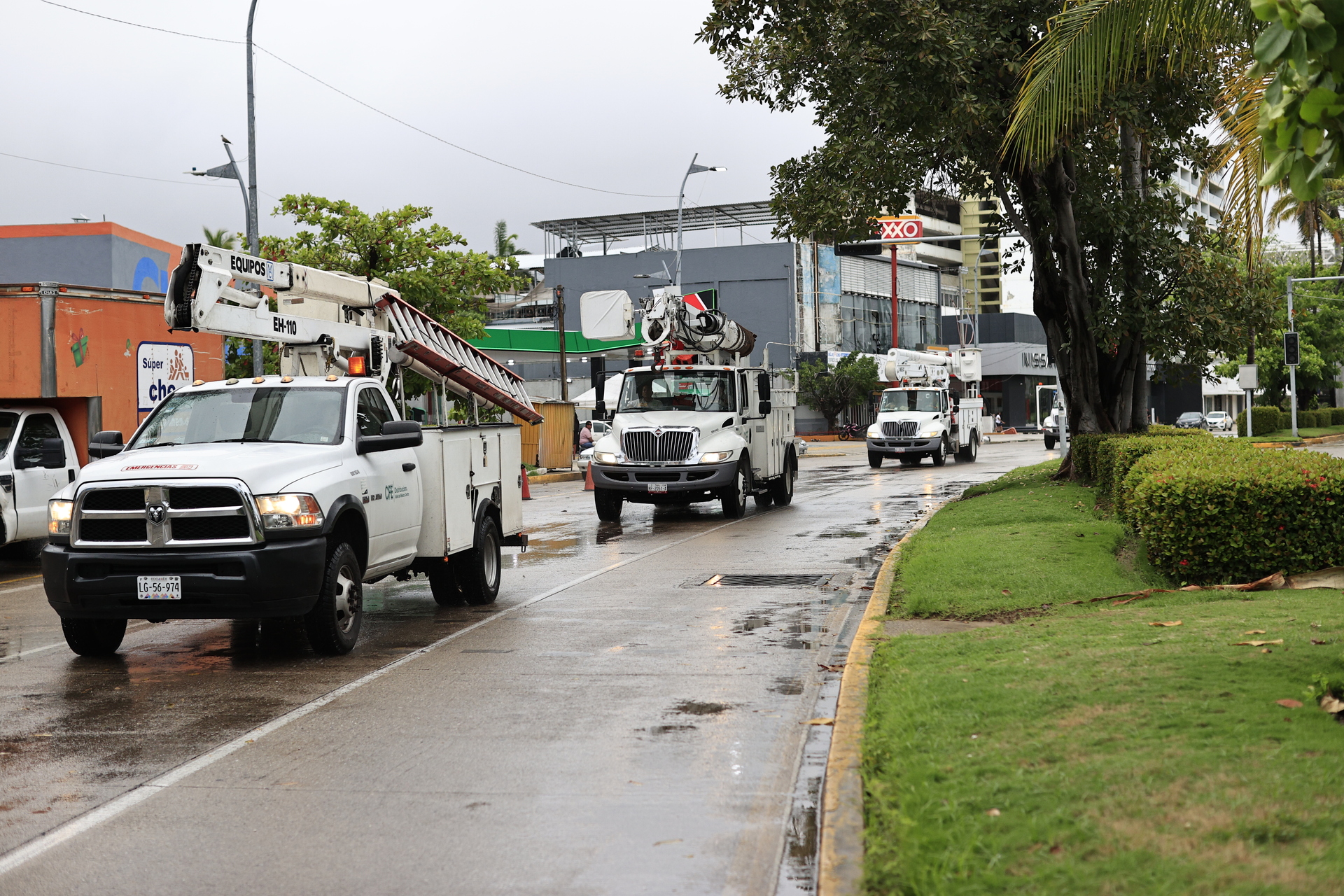 Sheinbaum niega que producción industrial esté en riesgo y CFE pide ajustar horario de operación