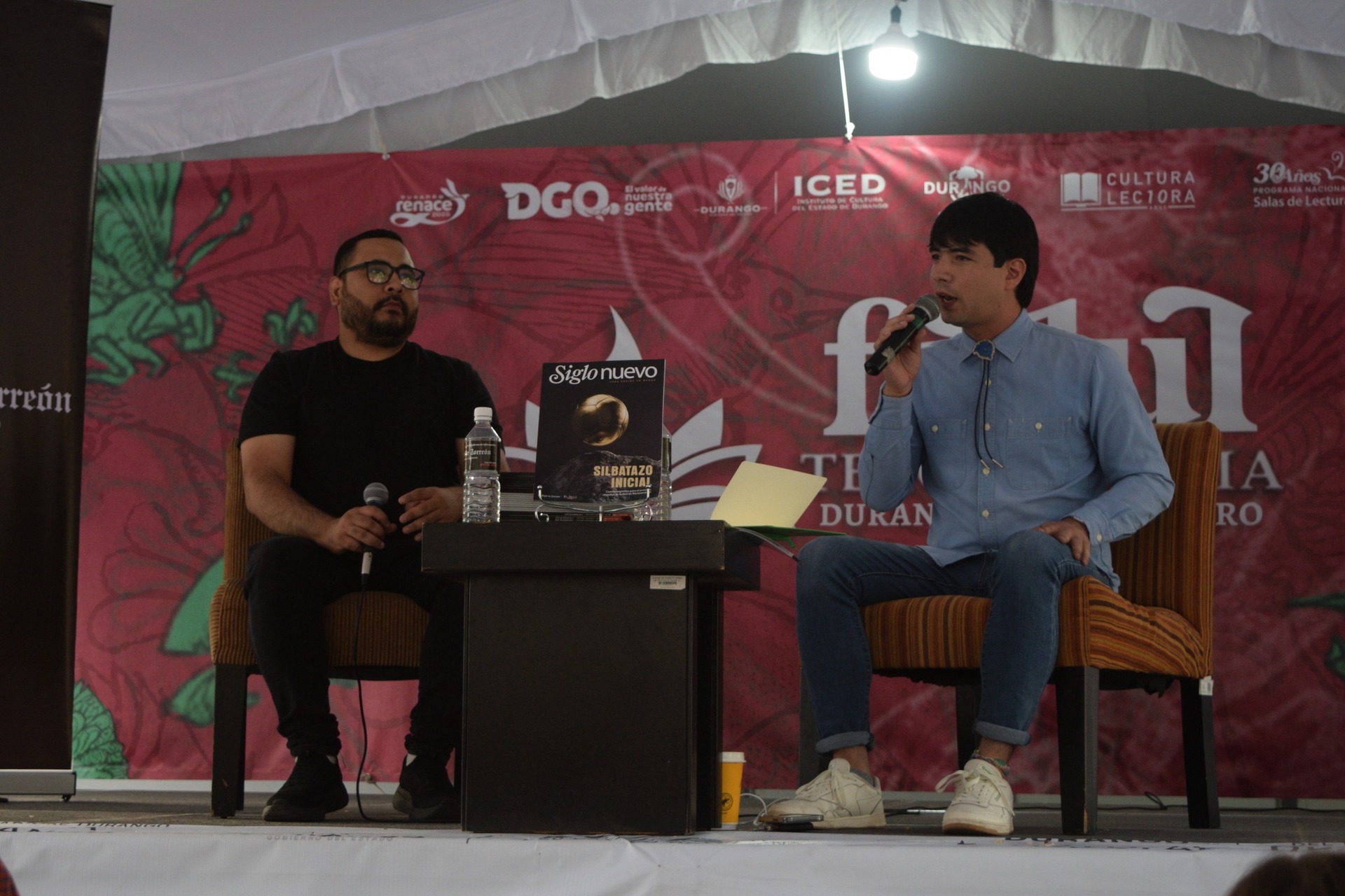 Saúl Rodríguez y Aldo Valdés encabezaron
el diálogo “Las fronteras del futbol: El juego geopolítico del
Mundial 2026” en la FEDUL.