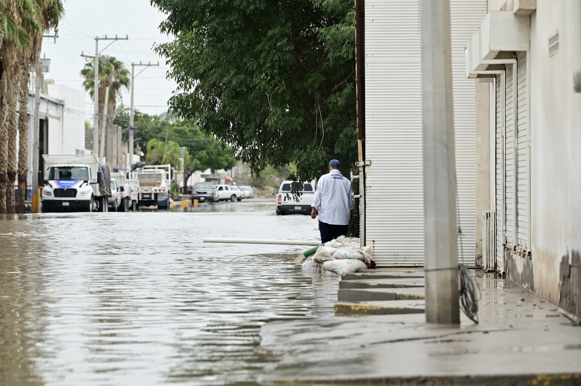 Empresas paran por inundaciones en zona industrial de Nueva Laguna Norte