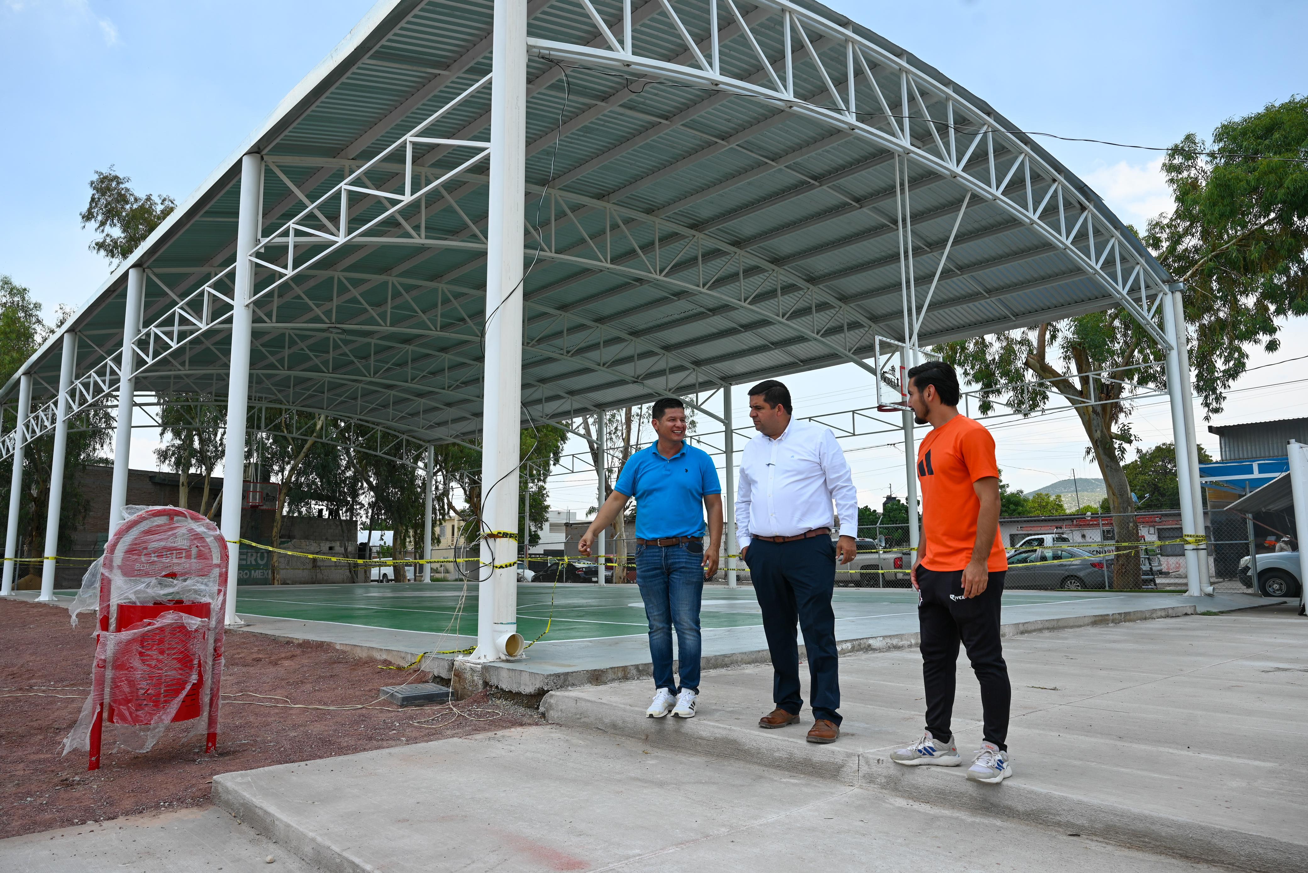 Alcalde de Lerdo supervisa última etapa del nuevo Centro Deportivo Sacramento