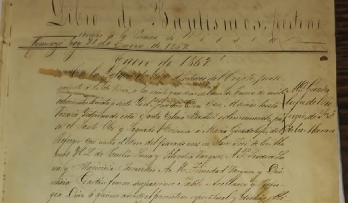 Descubren antiguas actas de bautismo en Archivo Parroquial de Viesca