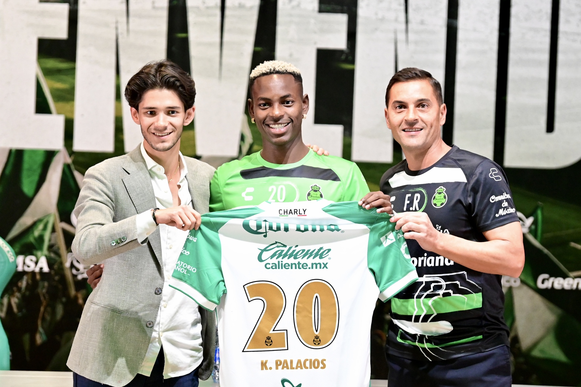 ¿Habrán más refuerzos en Santos? Esto se dijo en la presentación de Kevin Palacios