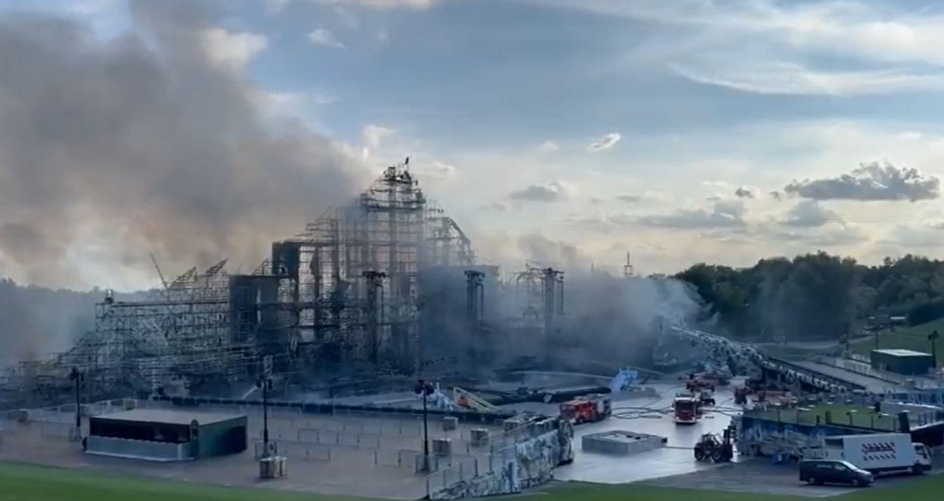 Fuego consume escenario en Tomorrowland | Videos
