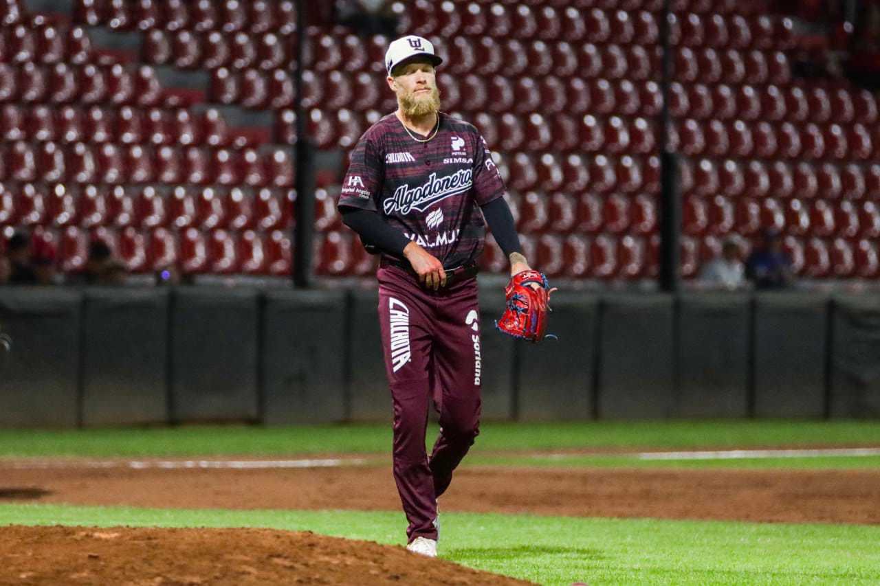 El estadounidense Nick Snyder no logró detener a la artillería duranguense y sufrió su primera derrota en Liga Mexicana de Beisbol.