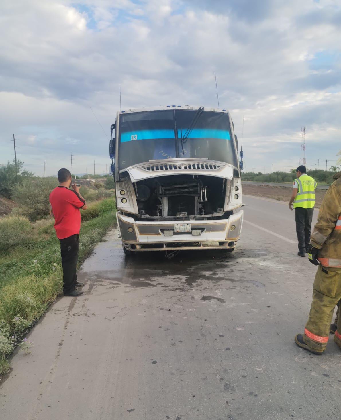 Se registra incendio en autobús cerca del ejido Brittingham de Gómez Palacio
