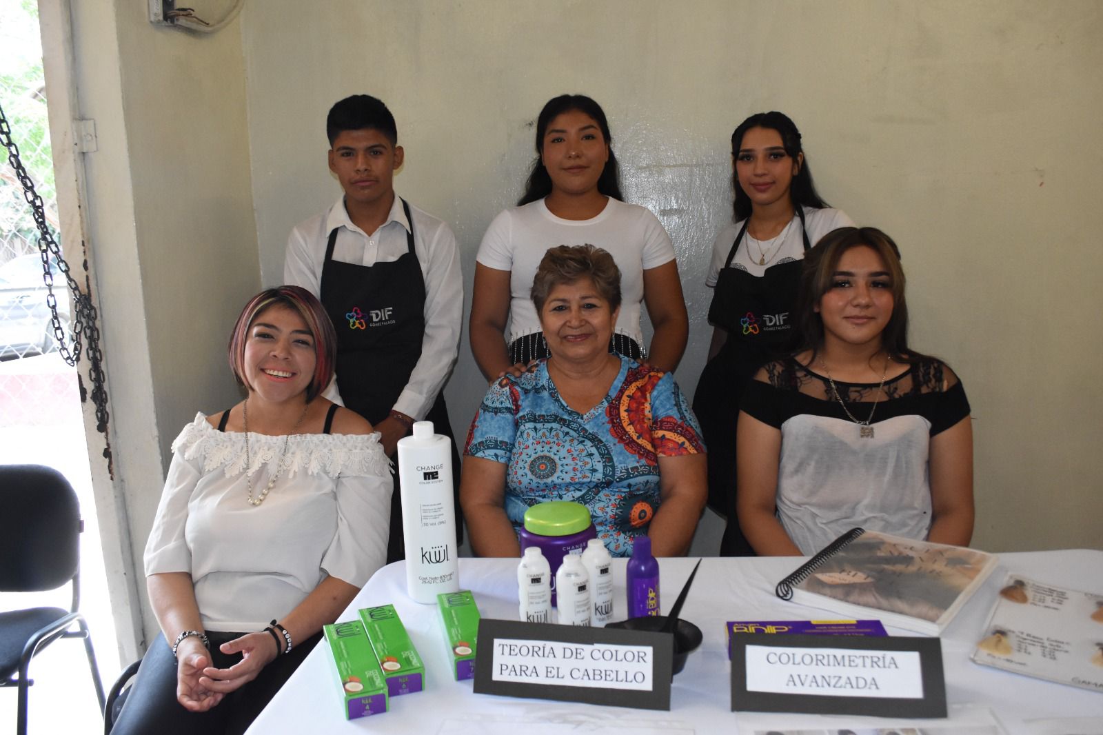 Gómez Palacio entrega más de 200 constancias de capacitación para el autoempleo