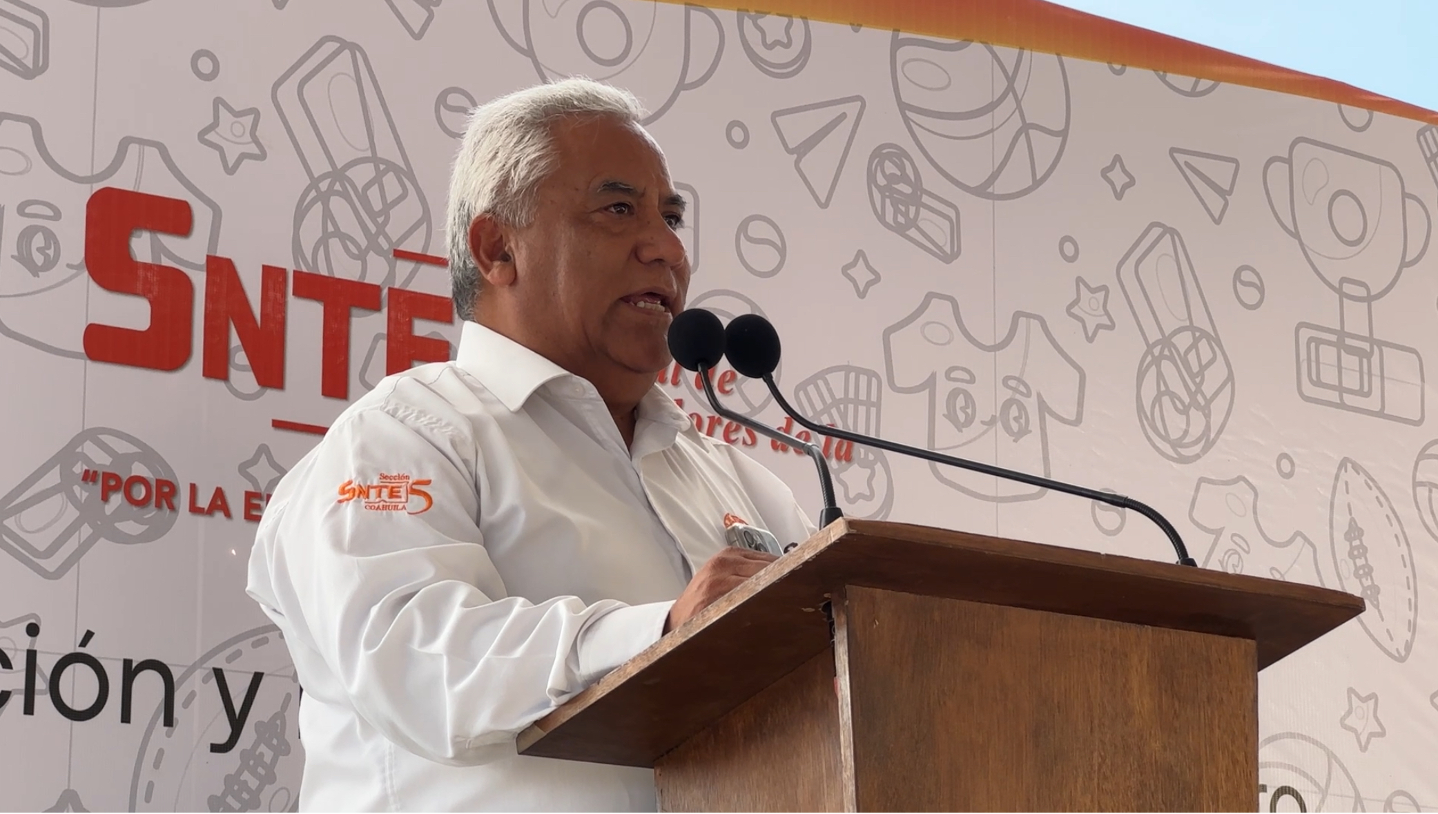 Reinaugura SNTE centro recreativo en Monclova