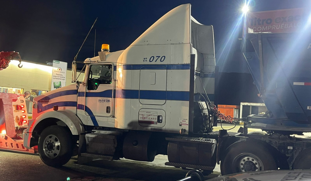 Recuperan en Coahuila tractocamión robado en NL