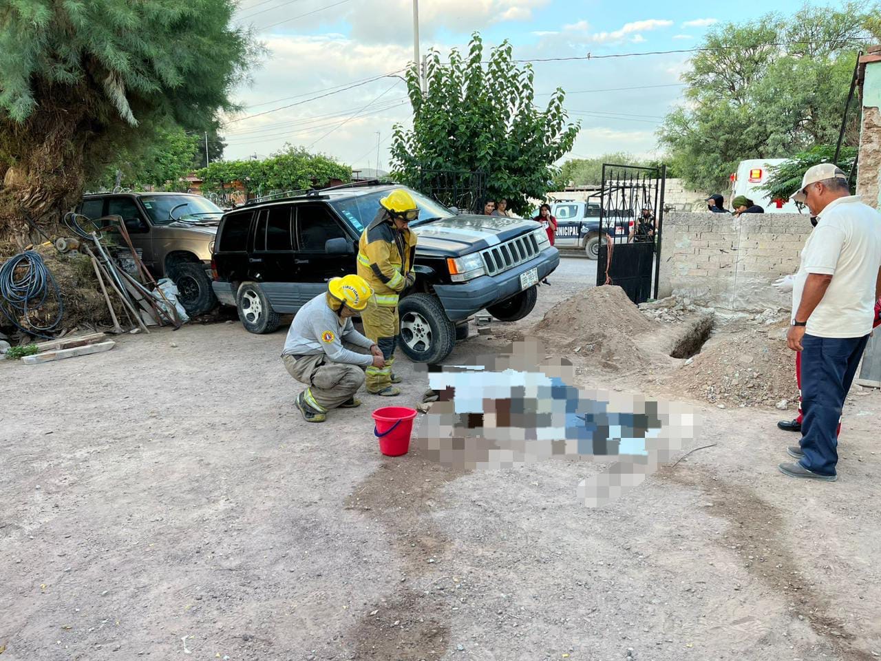 Muere hombre tras ser arrollado por su camioneta en Lerdo