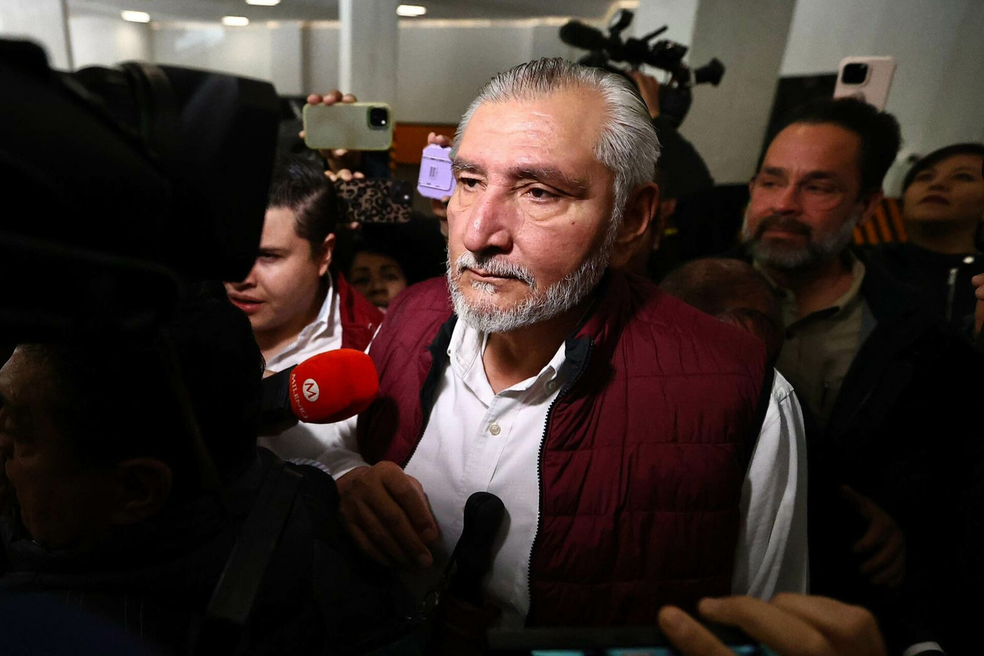 Morena arropa a Adán Augusto; militantes exigen salida de Yunes