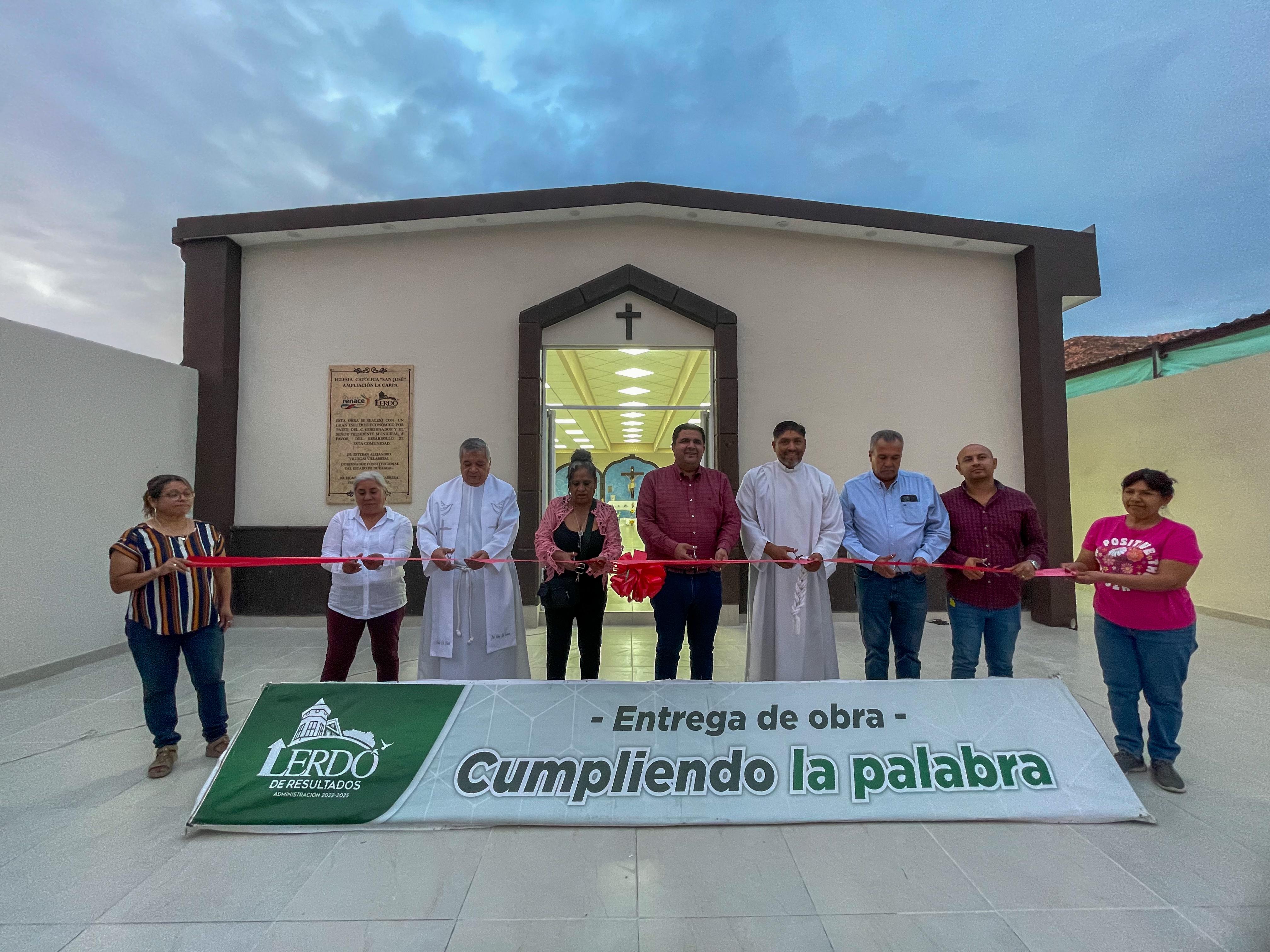 Alcalde de Lerdo entrega capilla San José en comunidad La Carpa