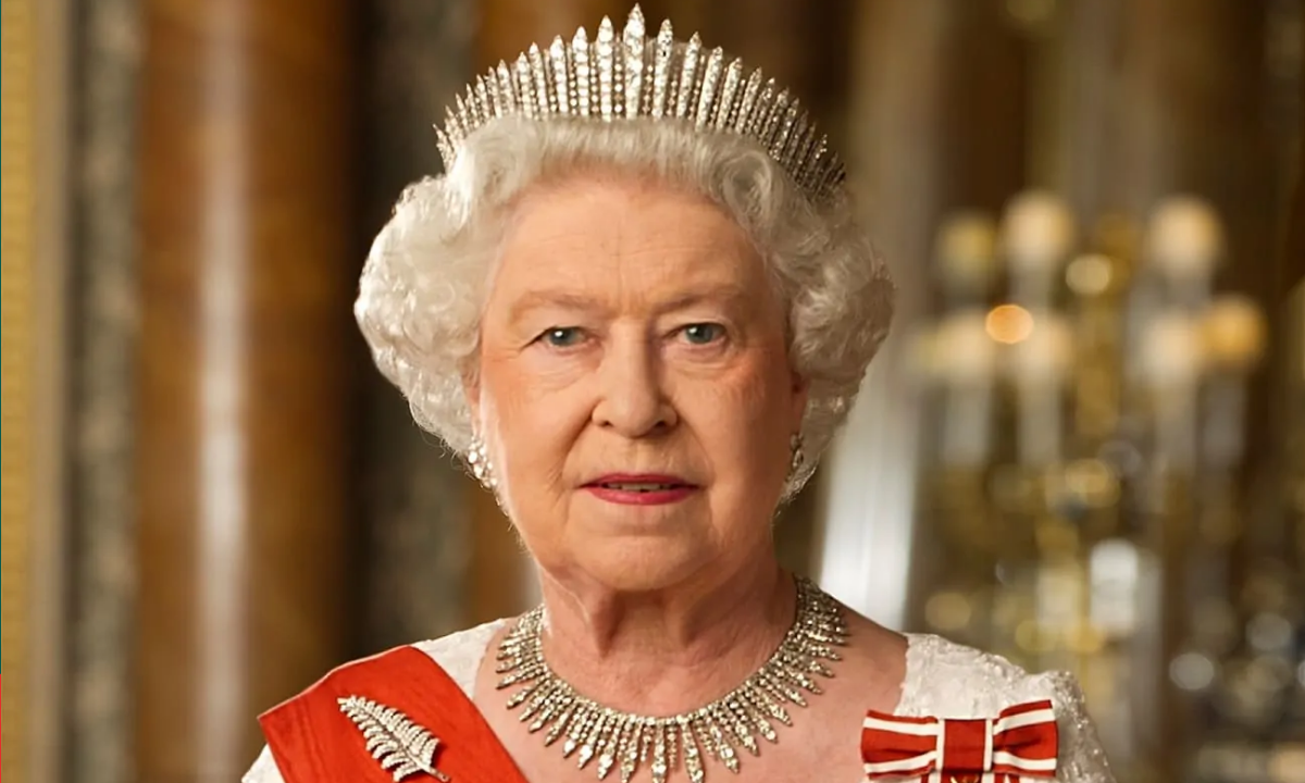Reino Unido celebrará los 100 años de Isabel II con una exposición de su vestuario en 2026