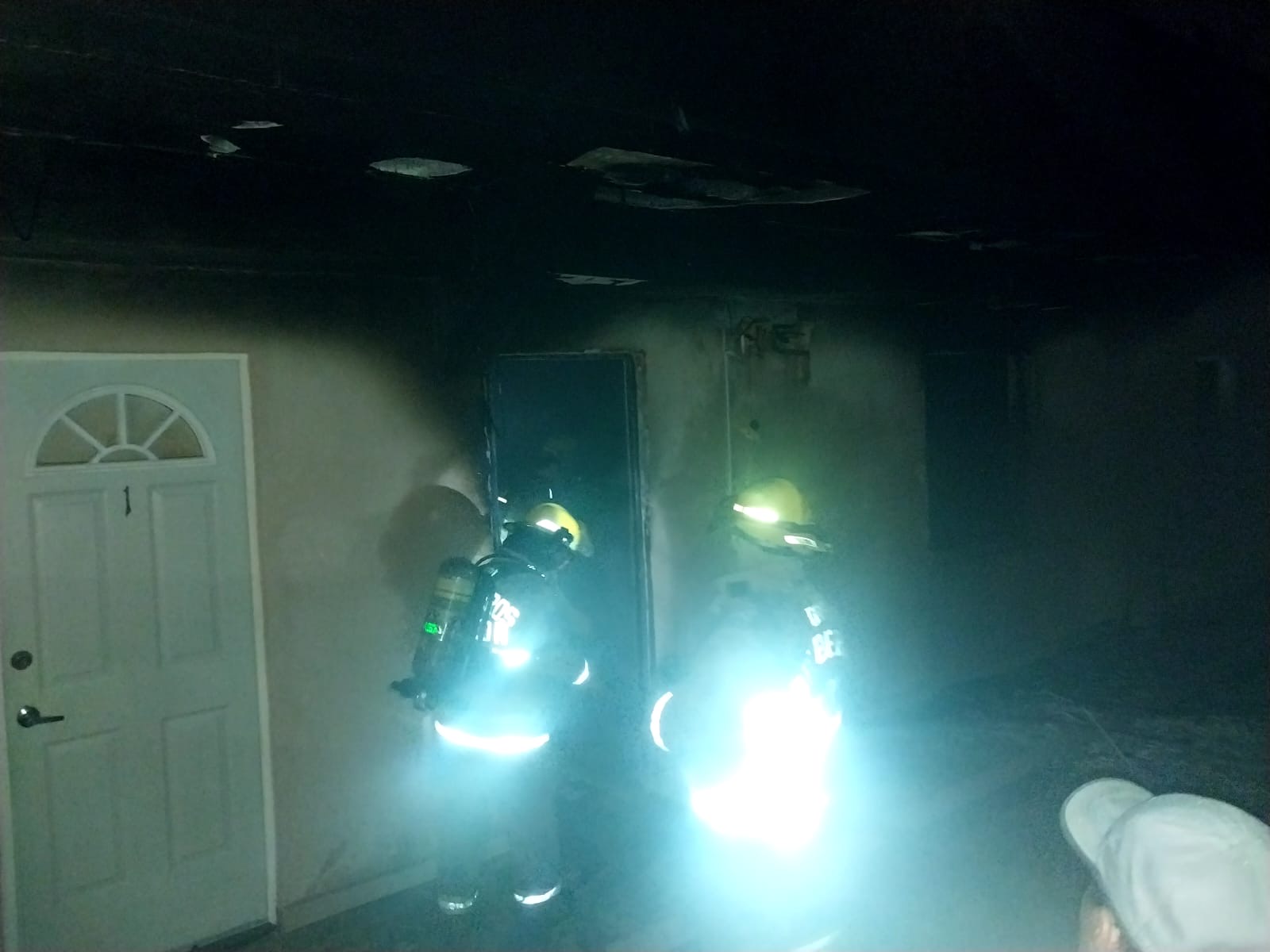 Incendio en Torreón deja un hombre fallecido y daños totales en un departamento