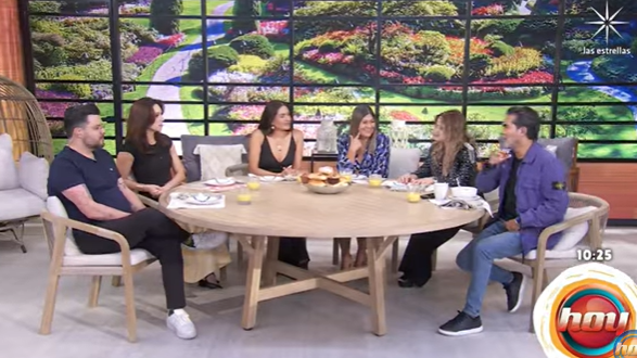 Conductor de Hoy sorprende al aparecer con su esposa embarazada