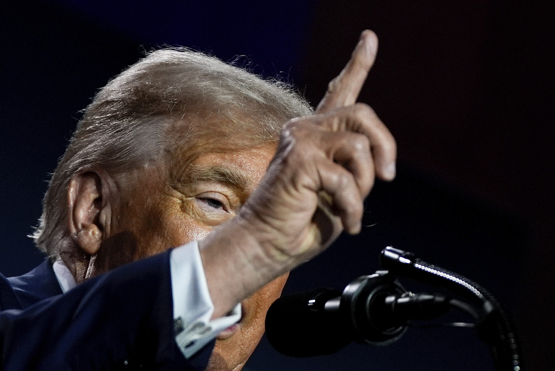 Corte rechaza intento de Trump de eliminar ciudadanía por nacimiento