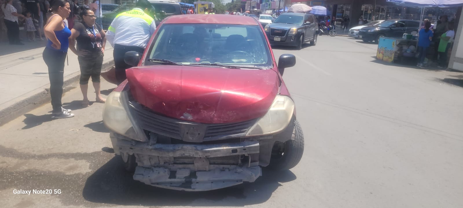 Se registra choque en el centro de Gómez Palacio, un bebé y una joven resultan lesionados