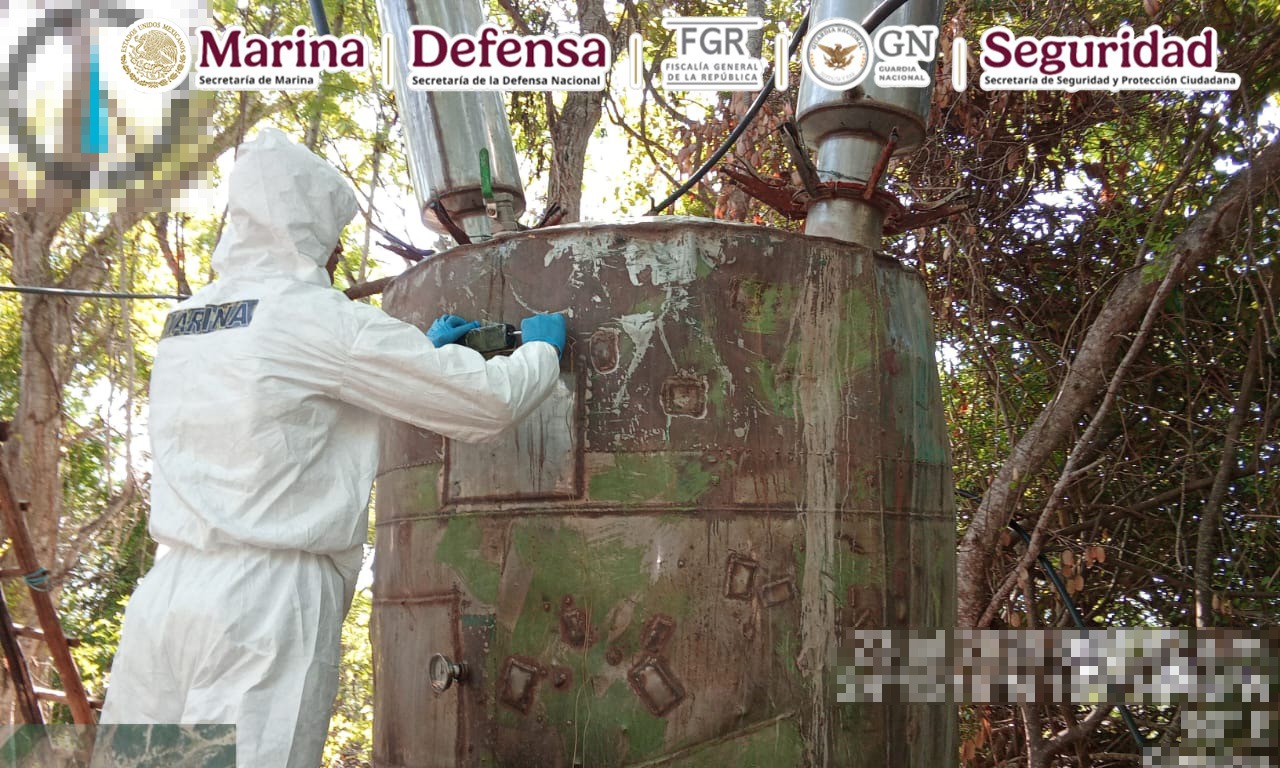 Decomisan  4,900 kilos de metanfetamina y neutralizan laboratorios en Sinaloa