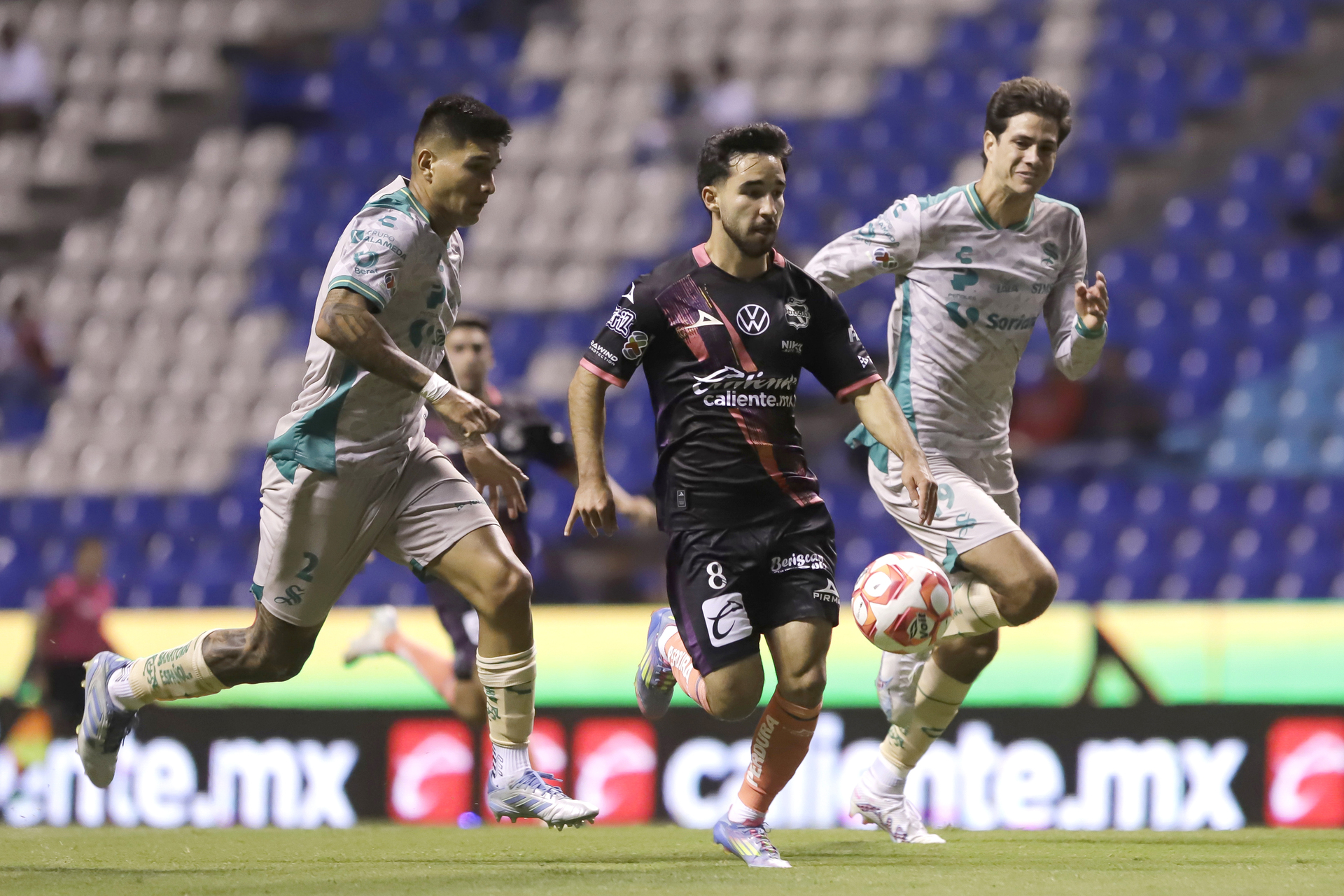 Santos Laguna se 'desconoce' y cae ante Puebla por la mínima