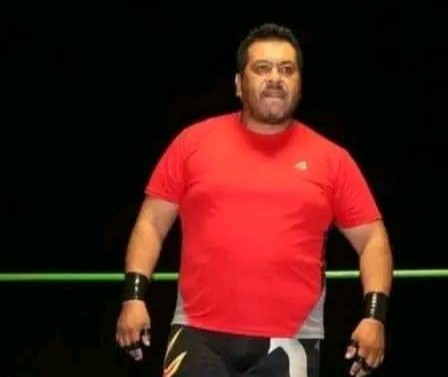 Lucha libre dominical en la Plaza de Toros Torreón