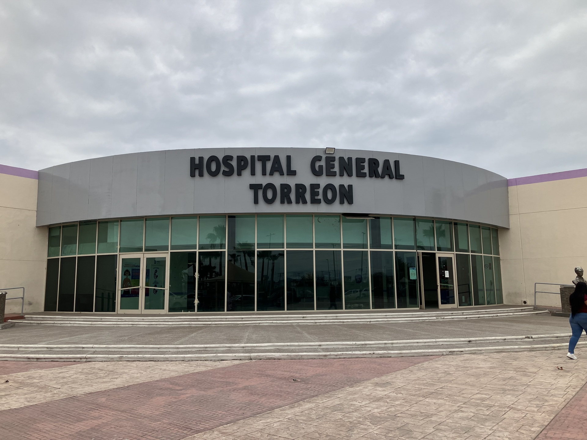 Jovencita de 15 años es apuñalada en calles de Torreón, fue trasladada al Hospital General