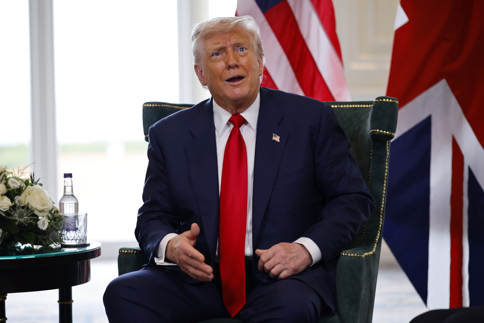 Trump niega vínculos con Epstein y asegura que 'no dibuja mujeres'
